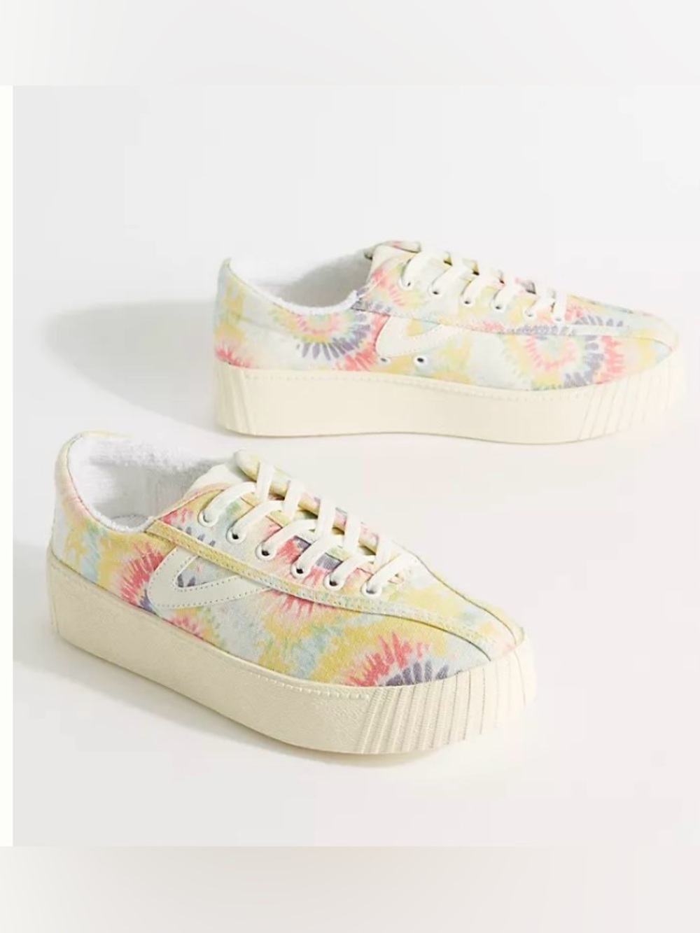 NWT Tretorn Nylite Bold Platform Canvas Rainbow Swirl Tie-dye Shoes (8)